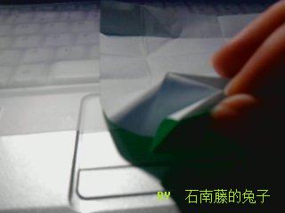9、展开整张正方形，按照刚才的留印如图折.jpg